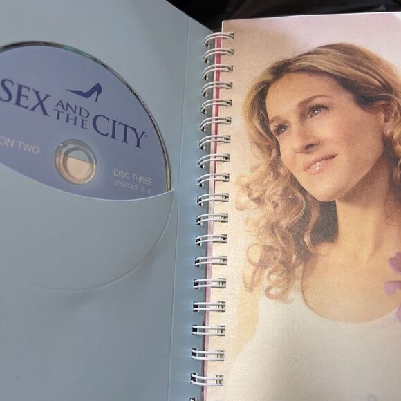 Sex and the City: The Complete Series 6 Seasons 94 Episodes 20 Discs Collectors - Picture 4 of 6